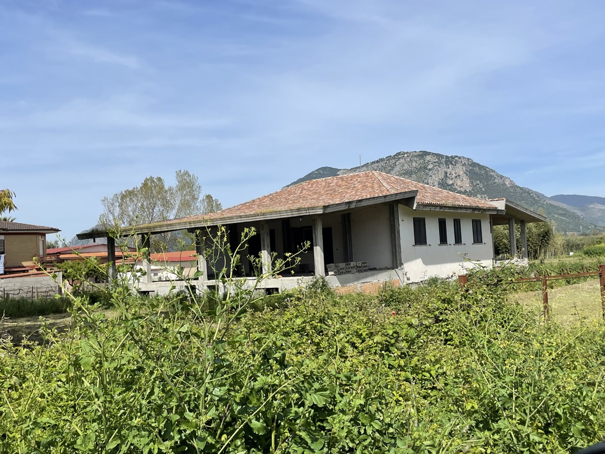Foto 1 di 50 - Villa a schiera in vendita a Terracina