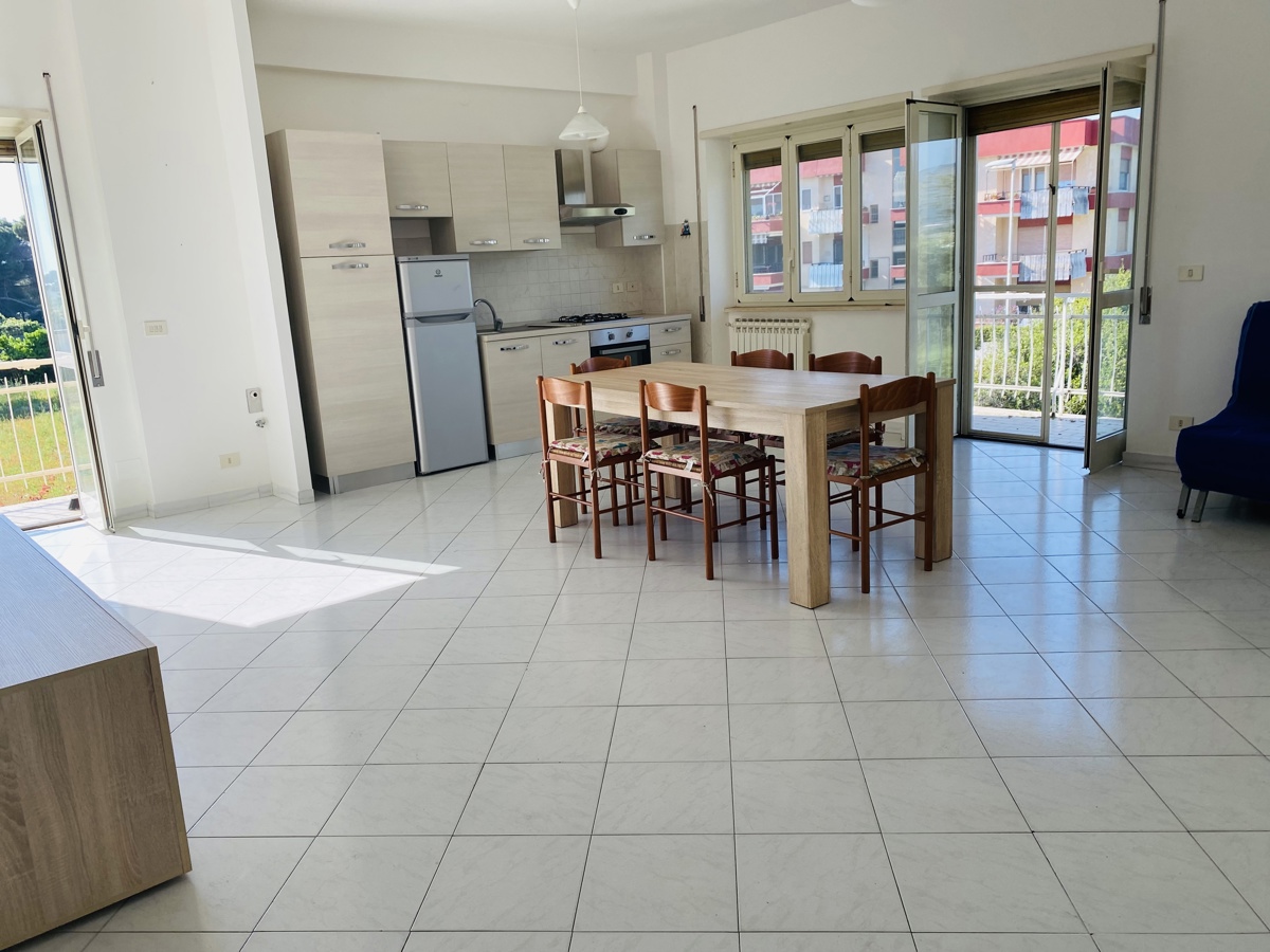 Foto 1 di 50 - Appartamento in vendita a Terracina