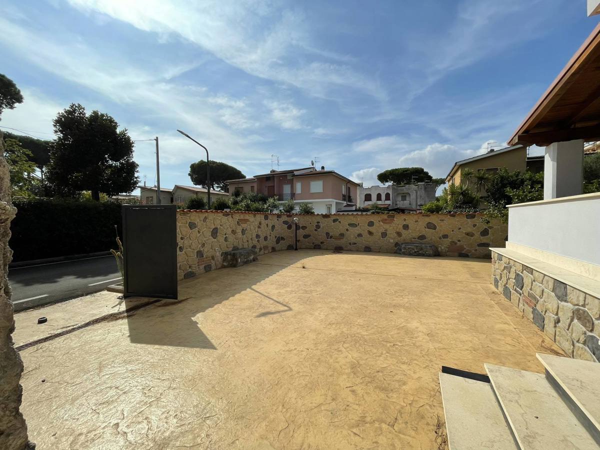 Foto 6 di 40 - Villa a schiera in vendita a Terracina