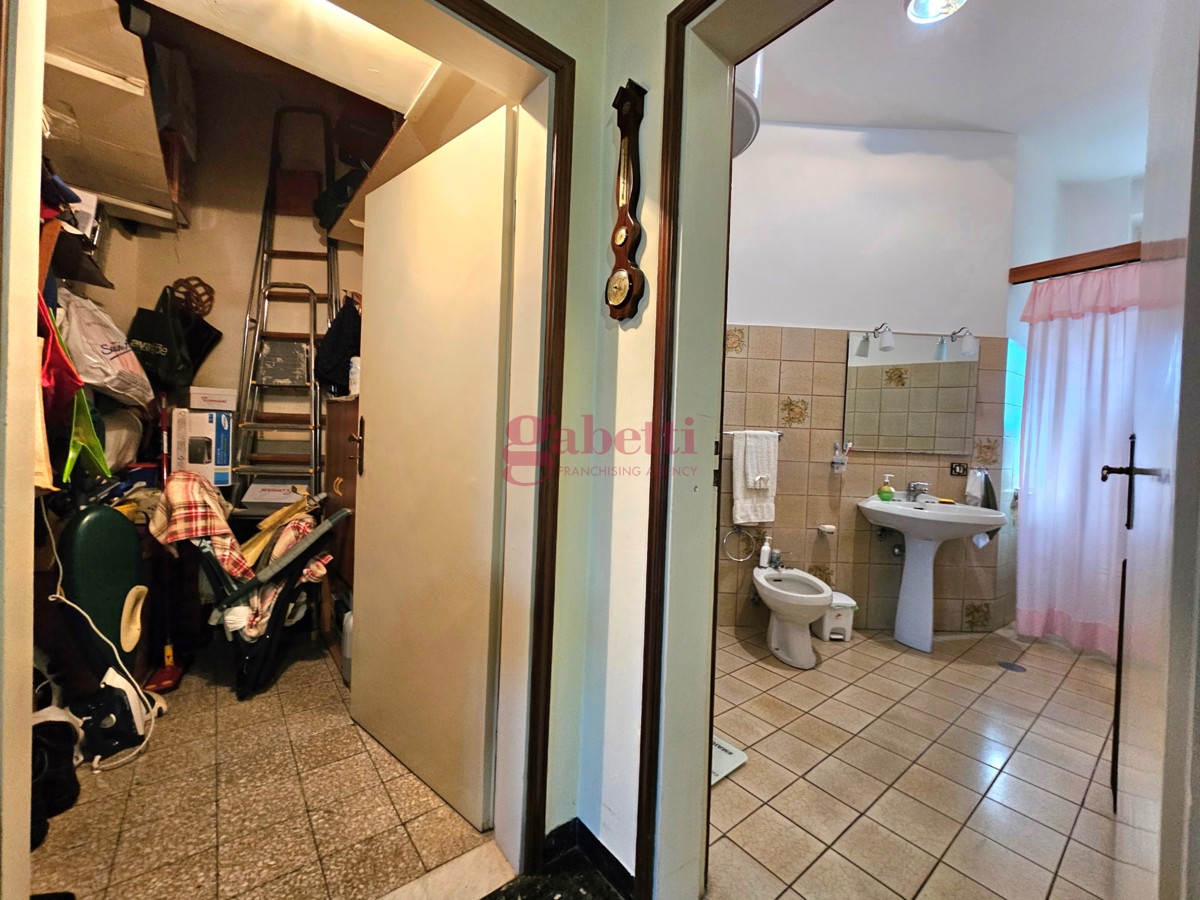 Foto 32 di 34 - Appartamento in vendita a Firenze