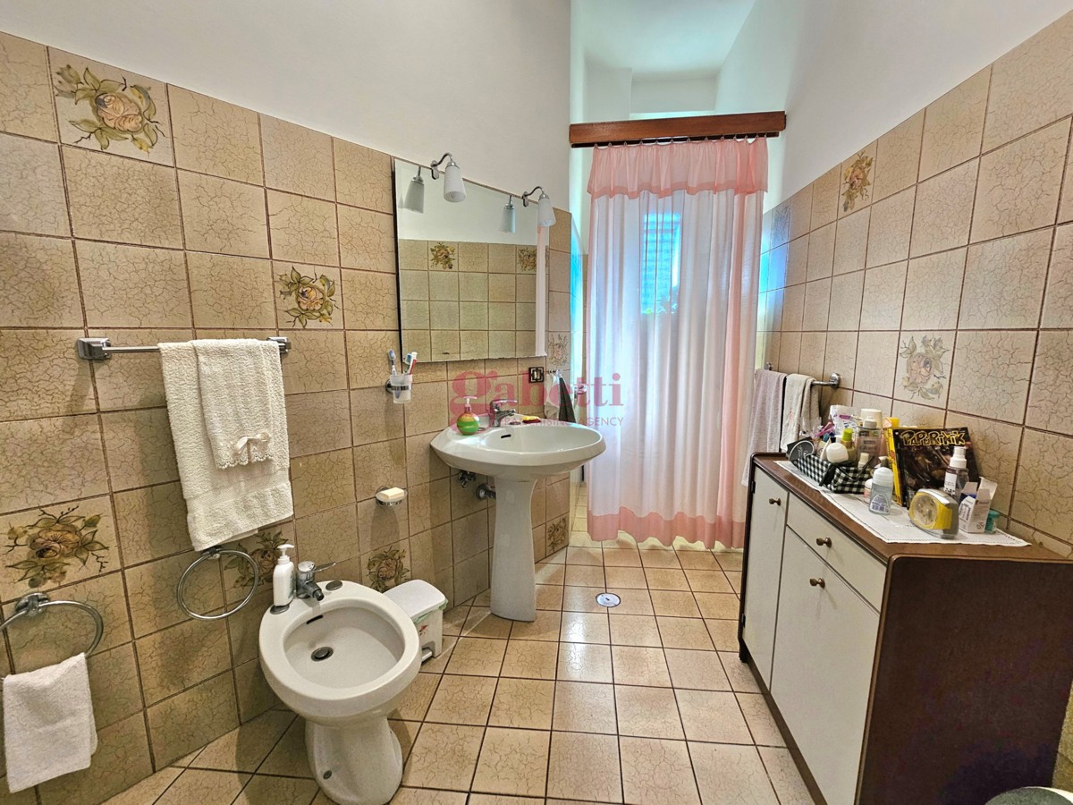 Foto 33 di 34 - Appartamento in vendita a Firenze