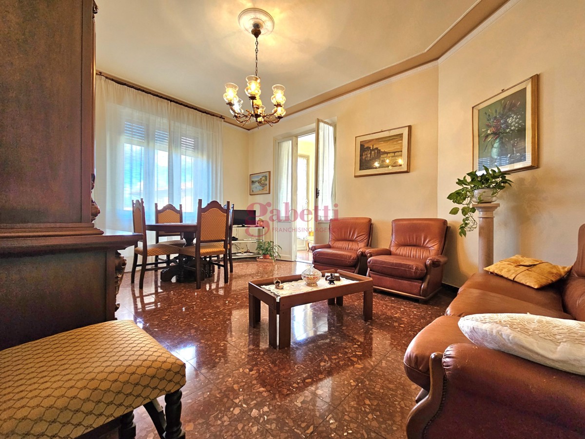 Foto 3 di 34 - Appartamento in vendita a Firenze