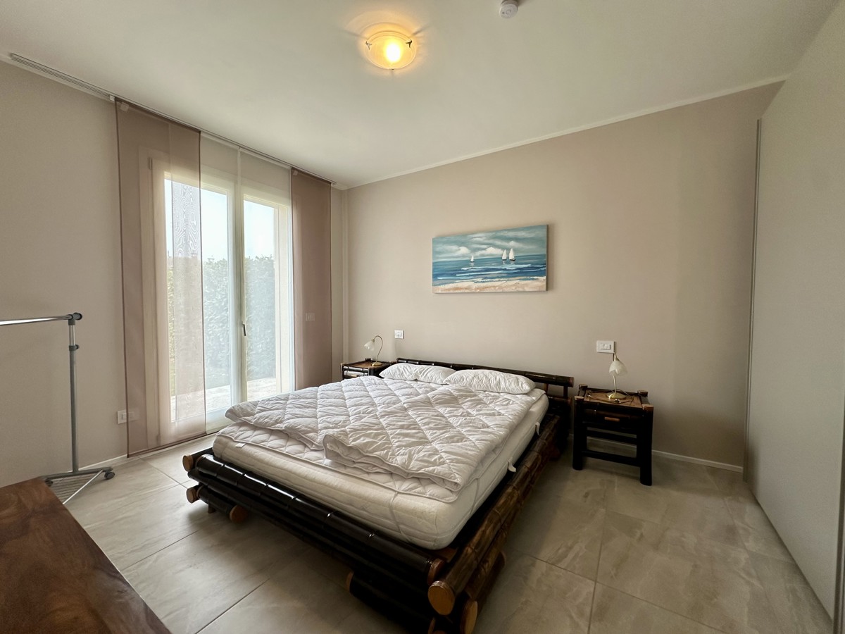 Foto 13 di 14 - Appartamento in vendita a Peschiera del Garda