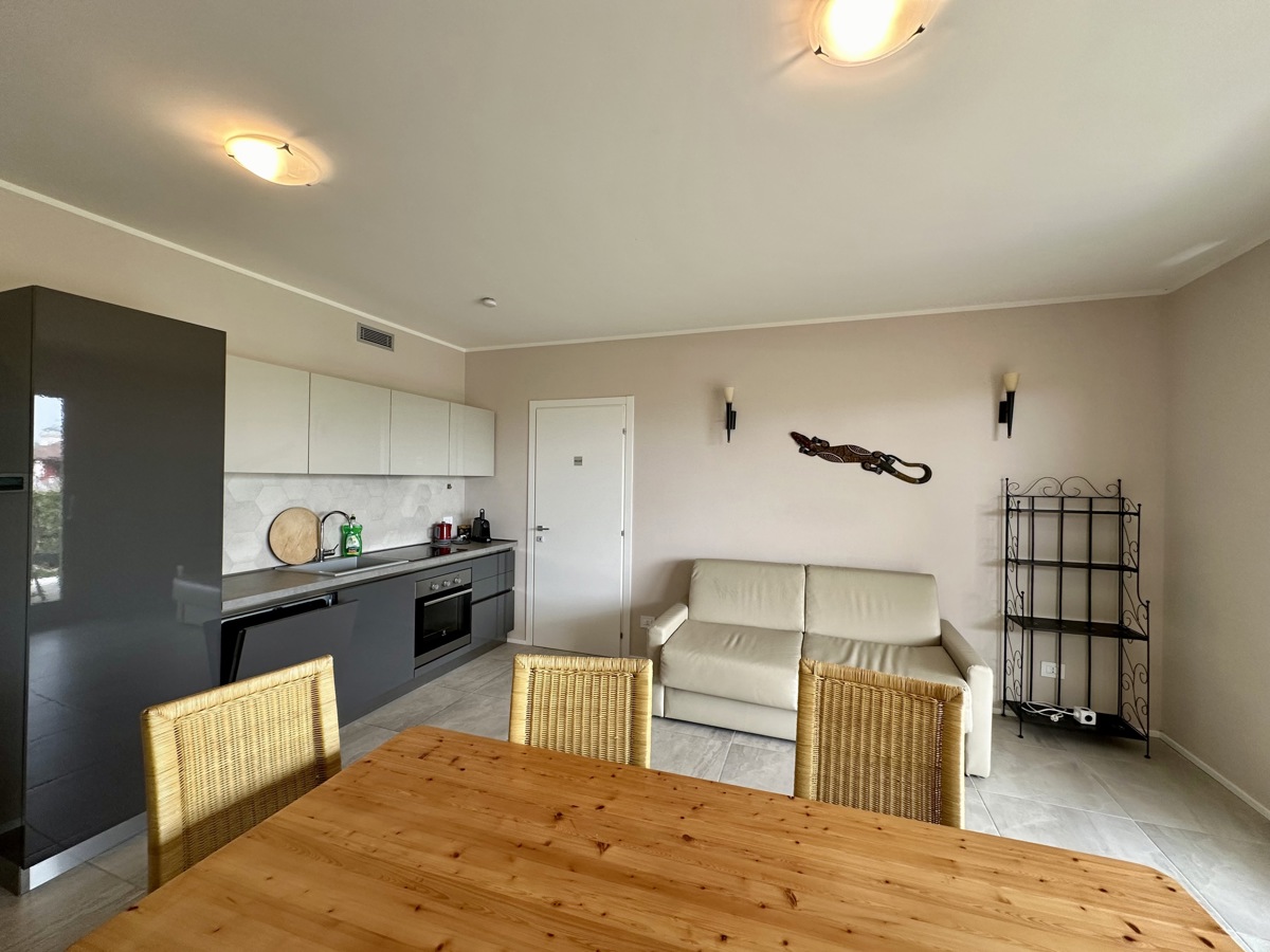 Foto 10 di 14 - Appartamento in vendita a Peschiera del Garda