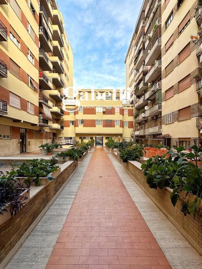 Foto 1 di 16 - Appartamento in vendita a Roma