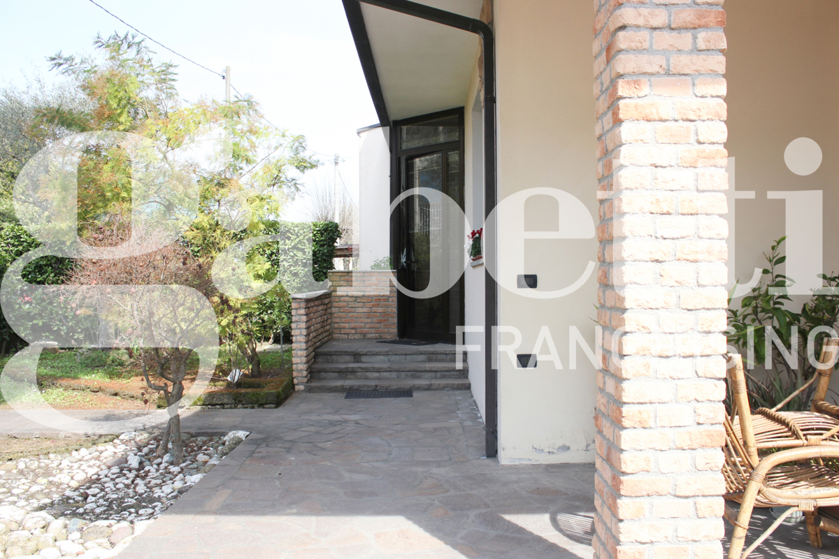 Foto 34 di 36 - Casa indipendente in vendita a Selvazzano Dentro