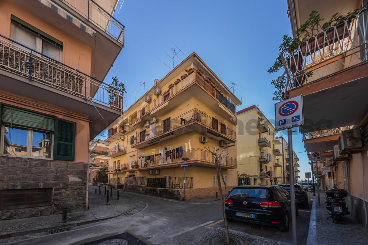 Foto 39 di 41 - Appartamento in vendita a Portici