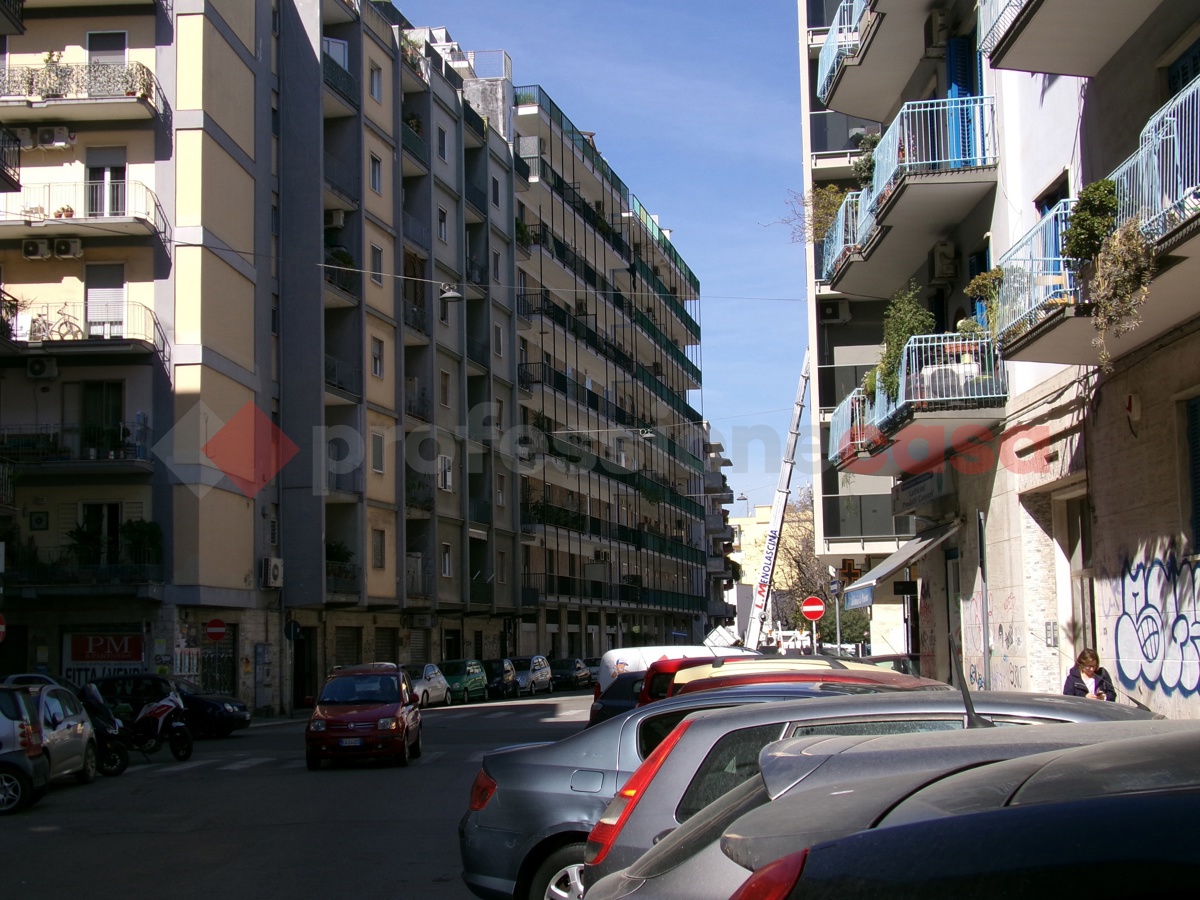 Foto 37 di 38 - Appartamento in vendita a Bari