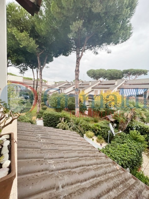 Foto 2 di 4 - Villa a schiera in vendita a Santa Marinella
