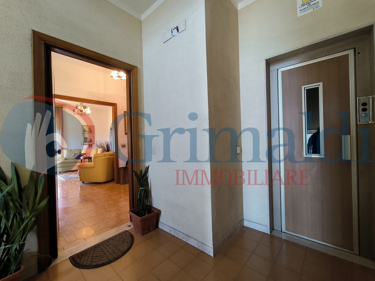 Foto 3 di 39 - Appartamento in vendita a Messina