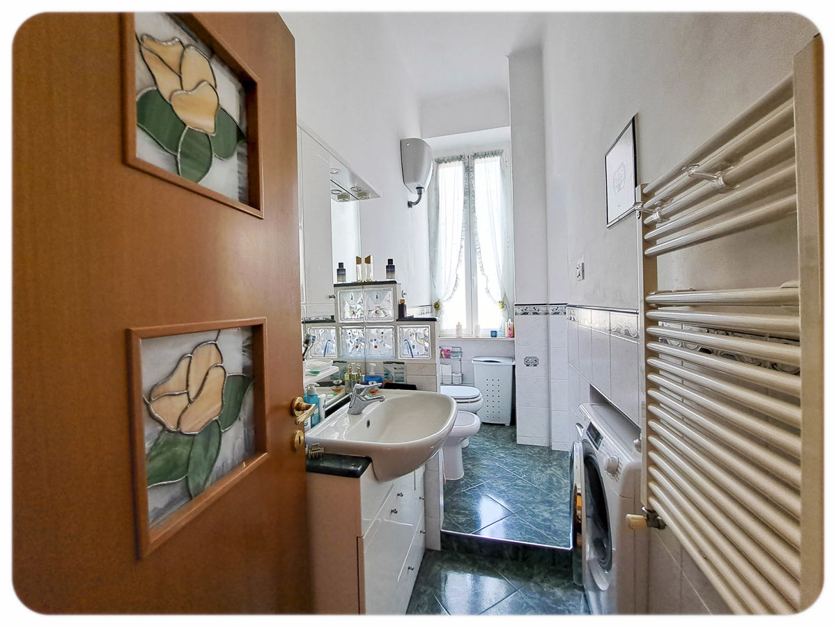 Foto 26 di 29 - Appartamento in vendita a Livorno