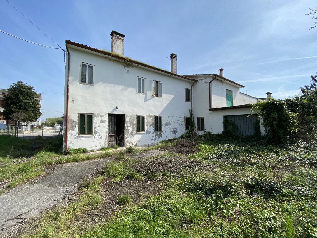 Foto 2 di 30 - Casa indipendente in vendita a Poiana Maggiore