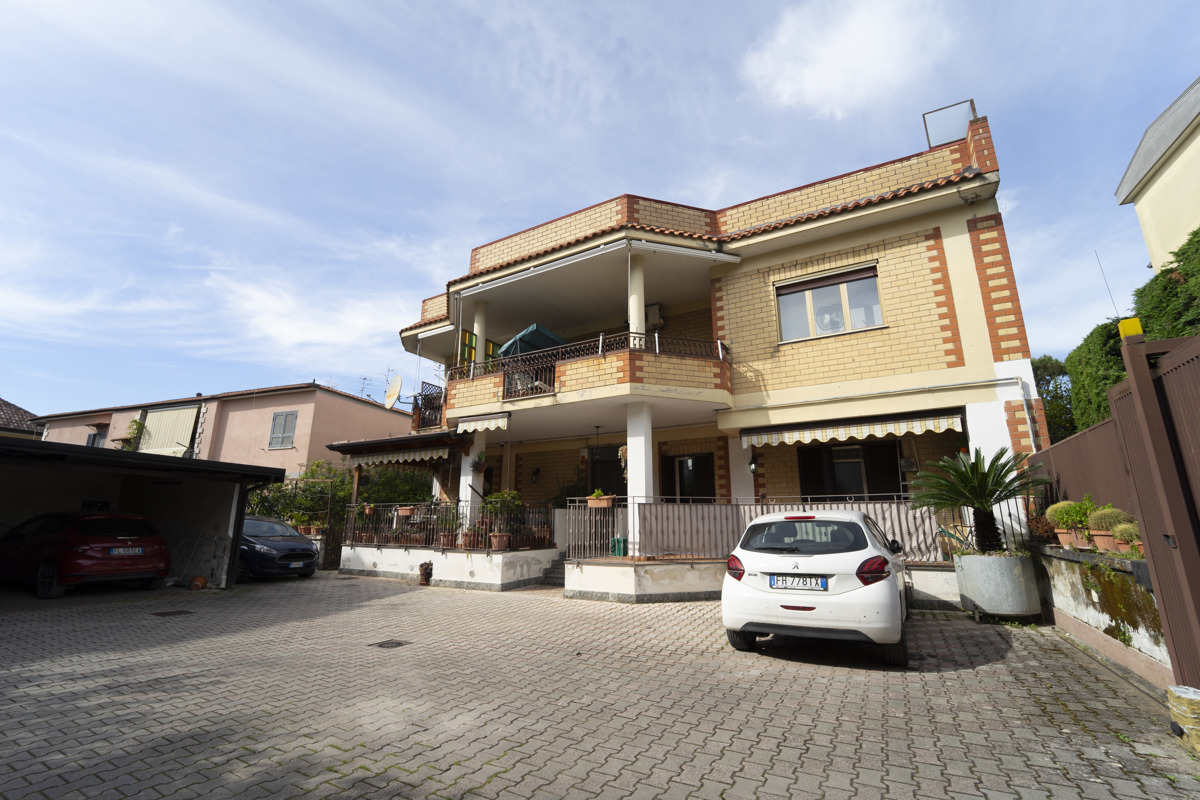 Foto 33 di 35 - Appartamento in vendita a Giugliano in Campania