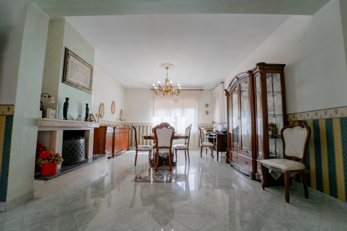 Foto 1 di 35 - Appartamento in vendita a Giugliano in Campania
