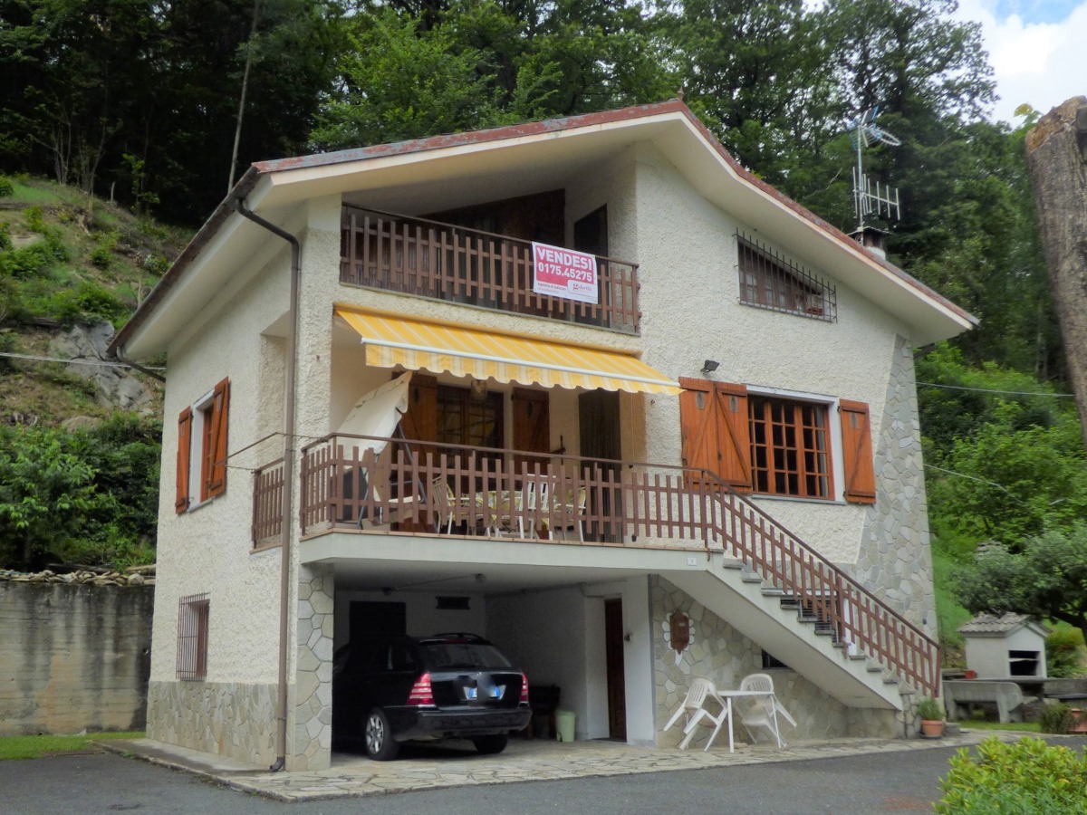 Casa indipendente in vendita a Frassino (CN)