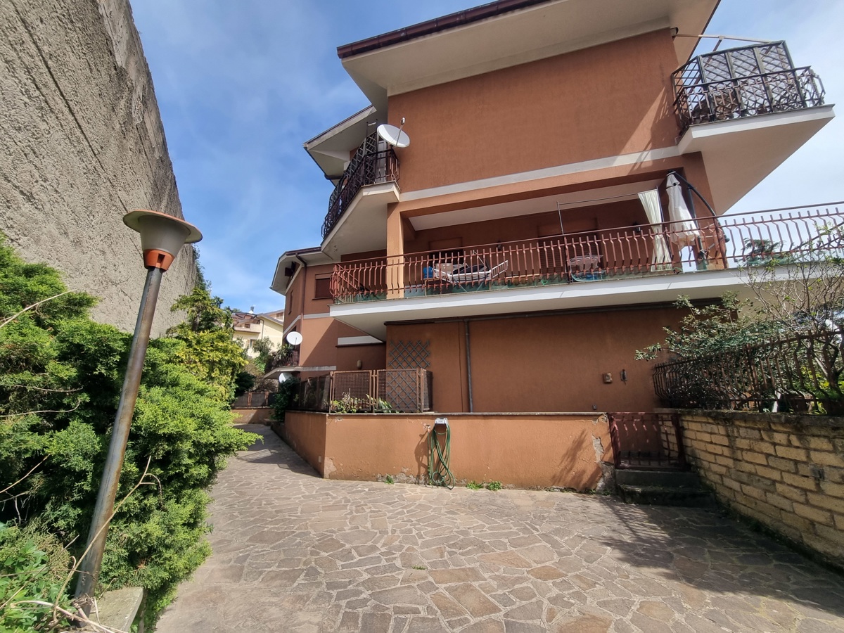 Foto 2 di 14 - Appartamento in vendita a Monte Porzio Catone