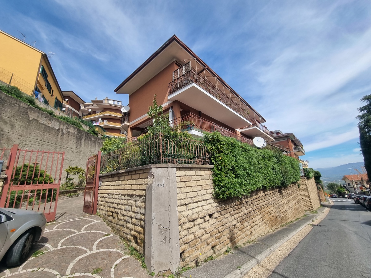 Foto 1 di 14 - Appartamento in vendita a Monte Porzio Catone