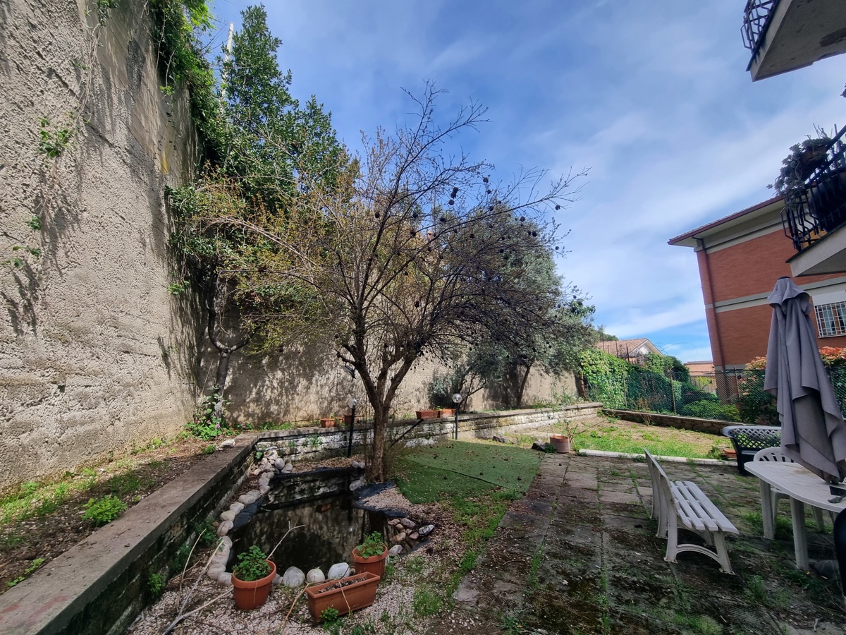 Foto 3 di 14 - Appartamento in vendita a Monte Porzio Catone