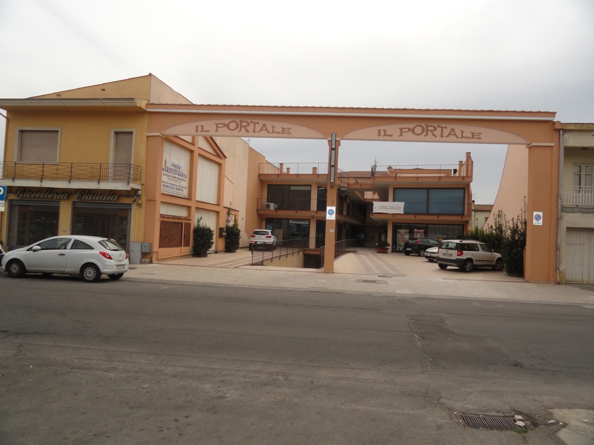 Foto 2 di 11 - Garage in vendita a Terralba