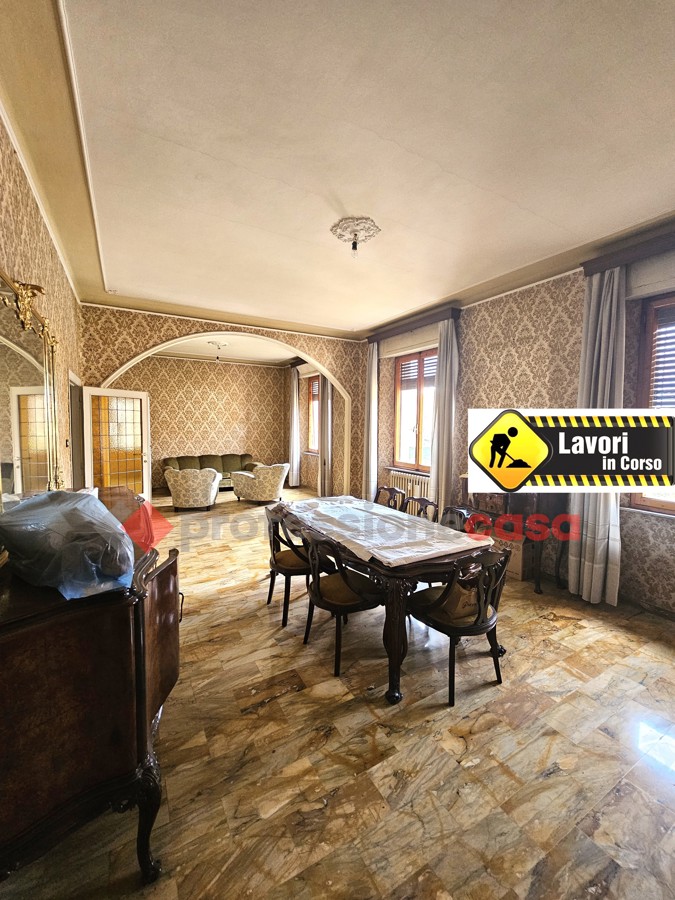Foto 1 di 25 - Appartamento in vendita a Siena