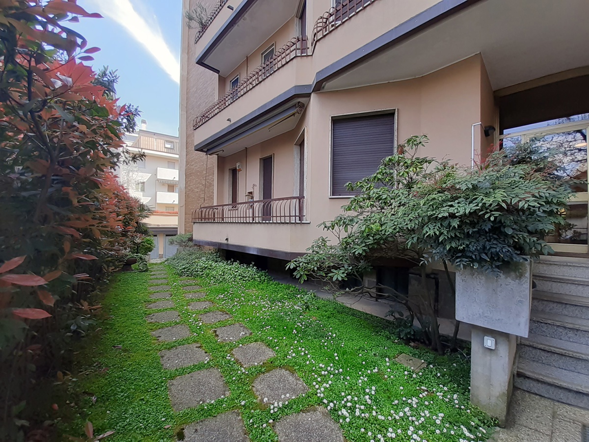Foto 10 di 28 - Appartamento in vendita a Legnano