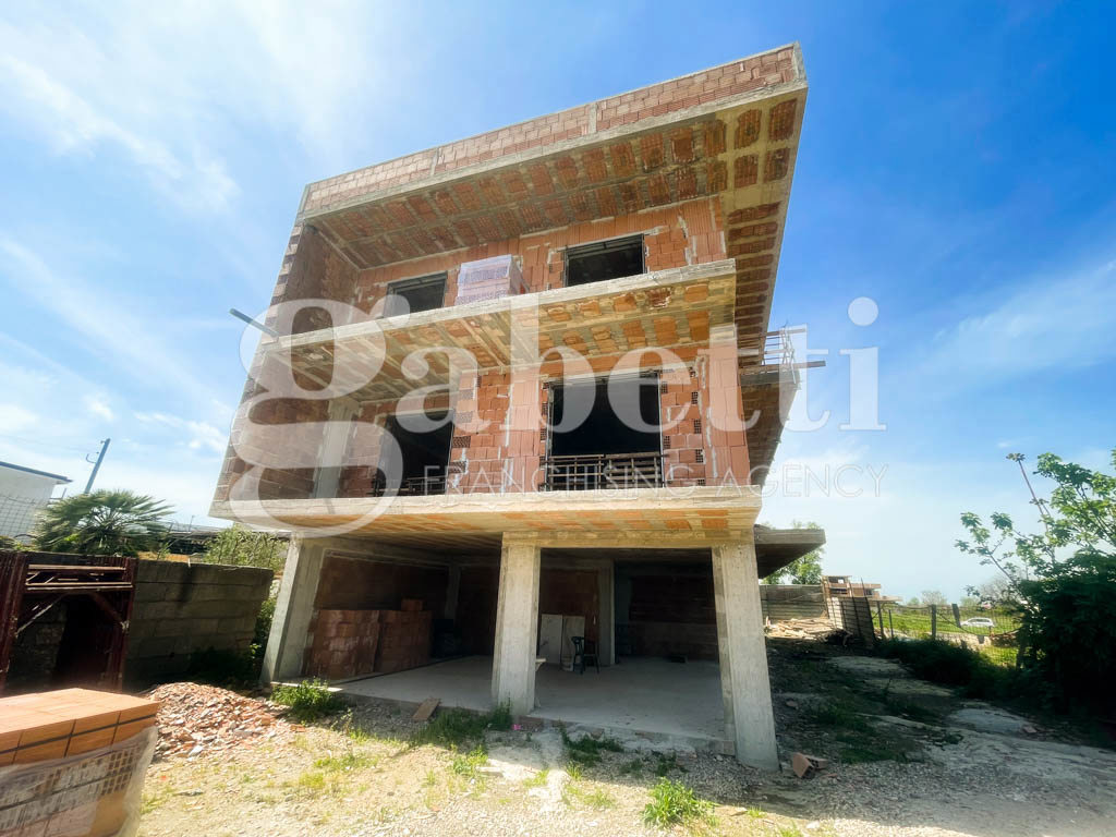 Foto 2 di 22 - Villa a schiera in vendita a Parete