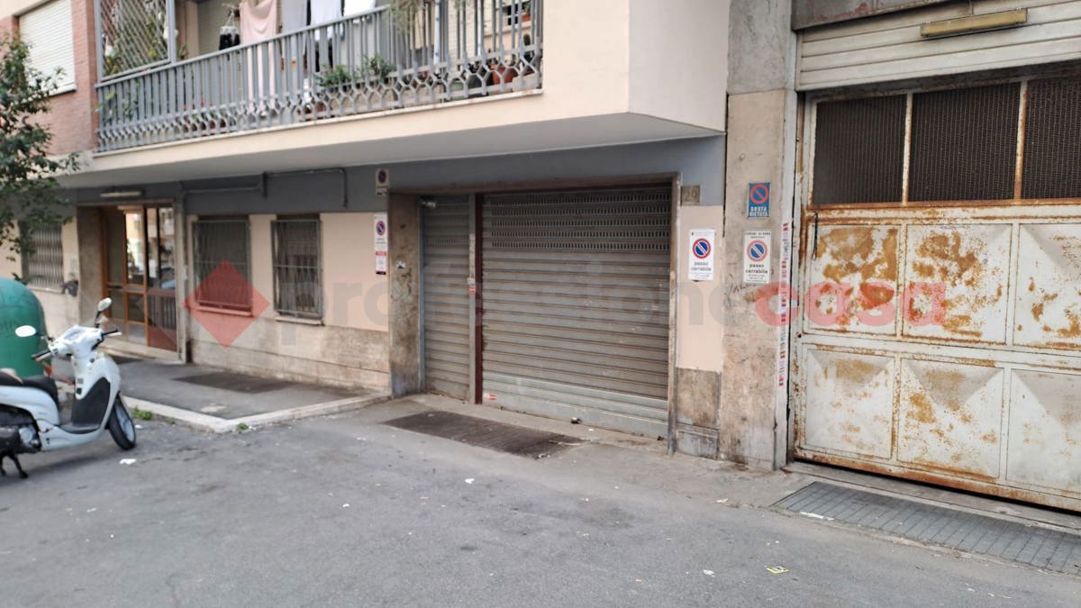 Foto 2 di 3 - Garage in vendita a Roma