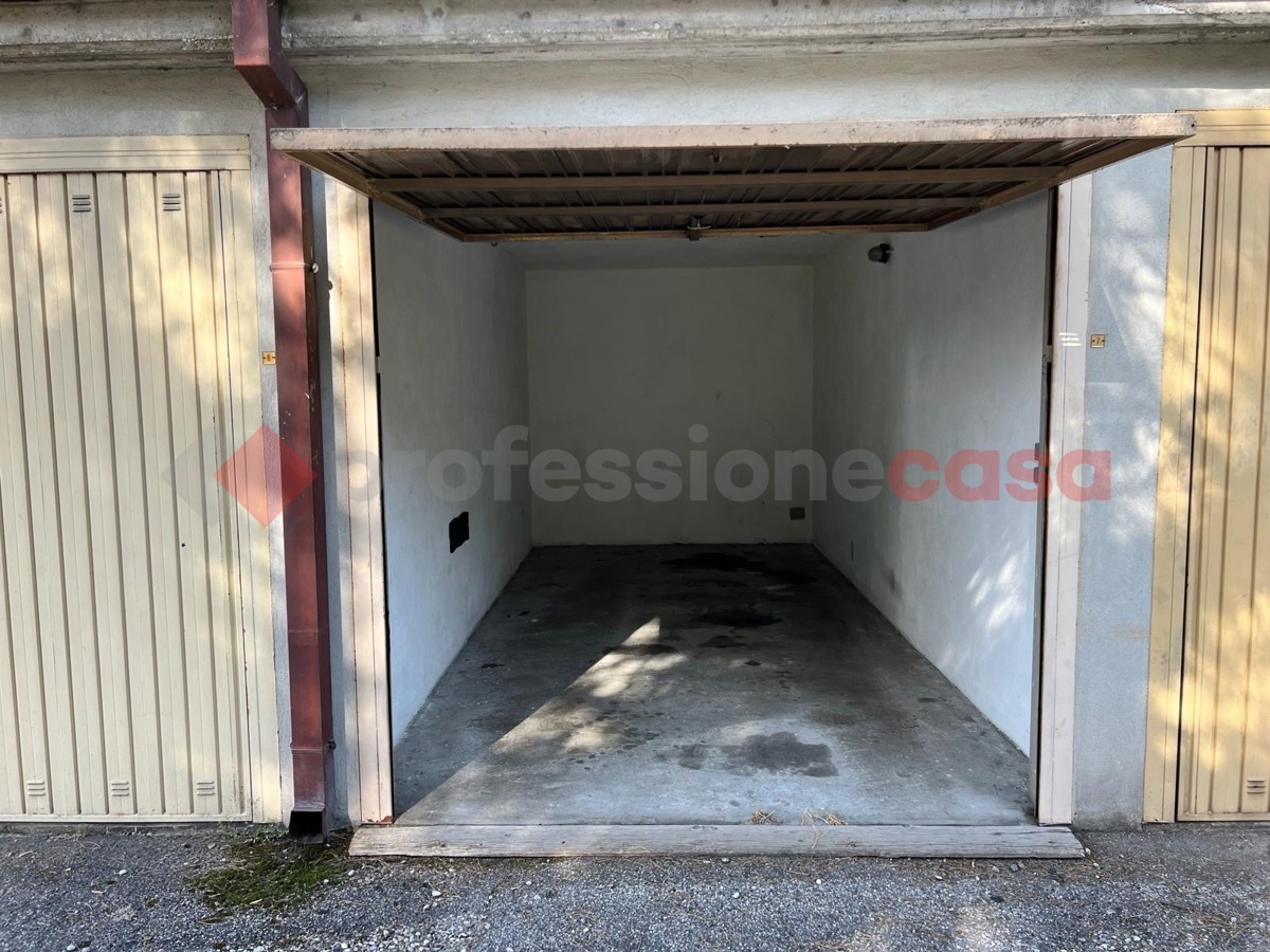 Foto 3 di 11 - Garage in affitto a San Martino Buon Albergo