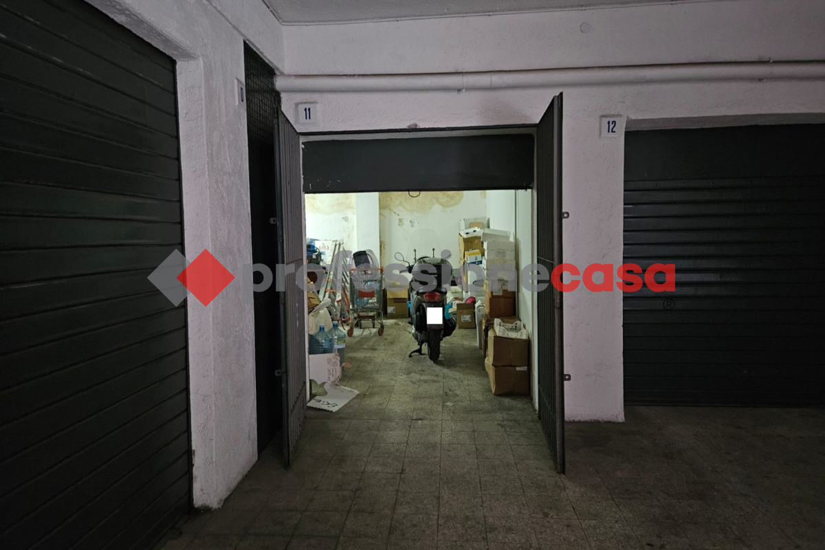 Foto 4 di 8 - Garage in vendita a Catania