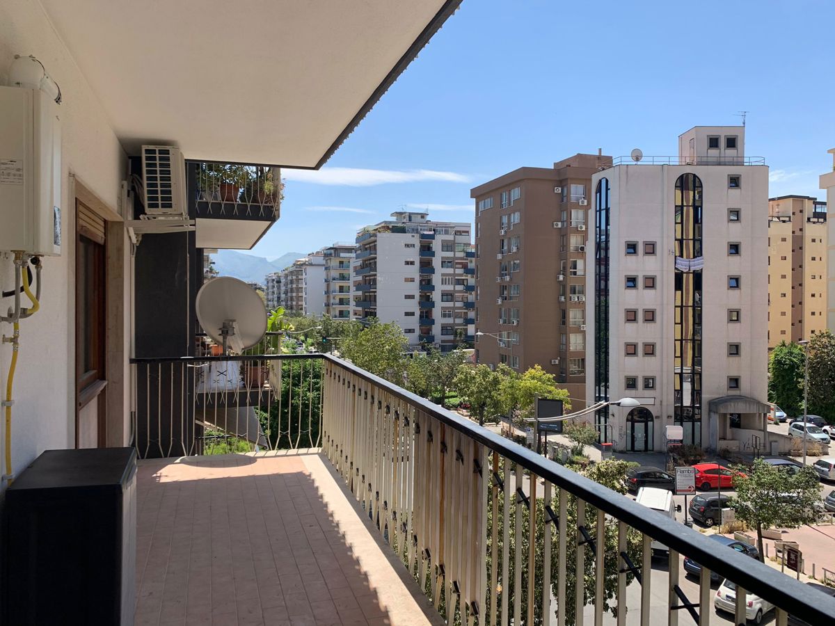 Foto 16 di 19 - Appartamento in affitto a Palermo
