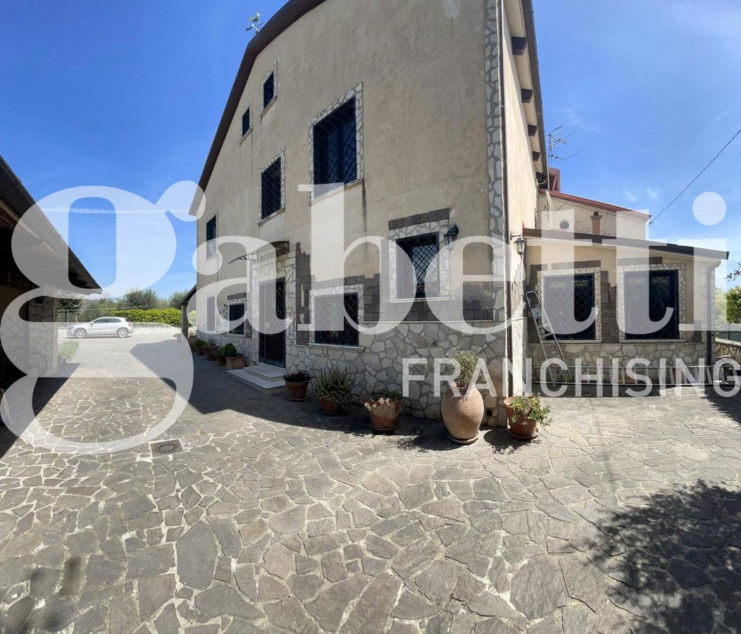 Foto 3 di 18 - Villa in vendita a Carinola