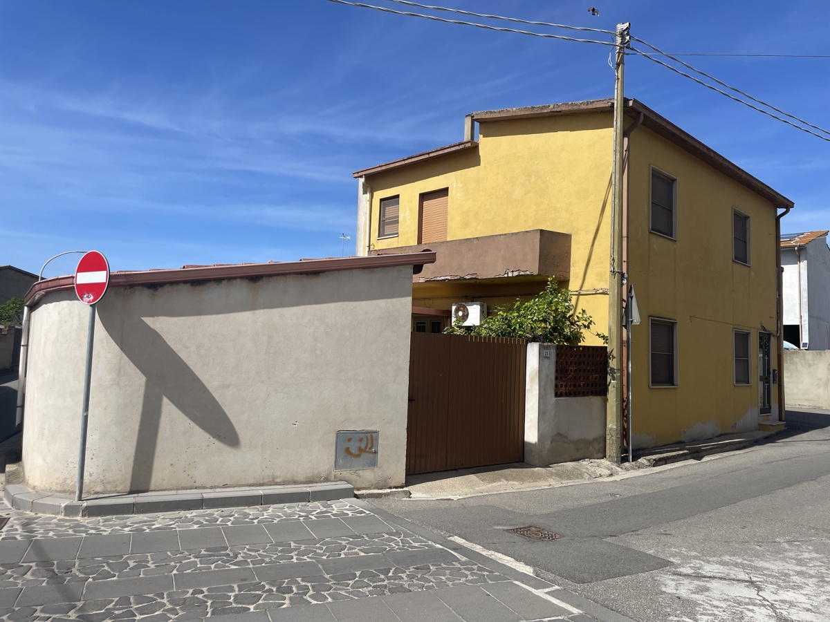 Foto 1 di 18 - Casa indipendente in vendita a Marrubiu