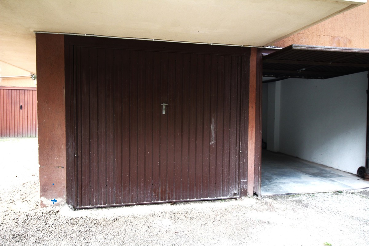 Foto 1 di 8 - Garage in vendita a Arona