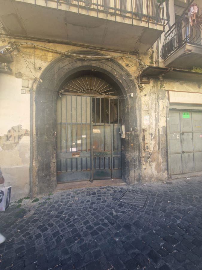Foto 1 di 6 - Magazzino in vendita a Napoli