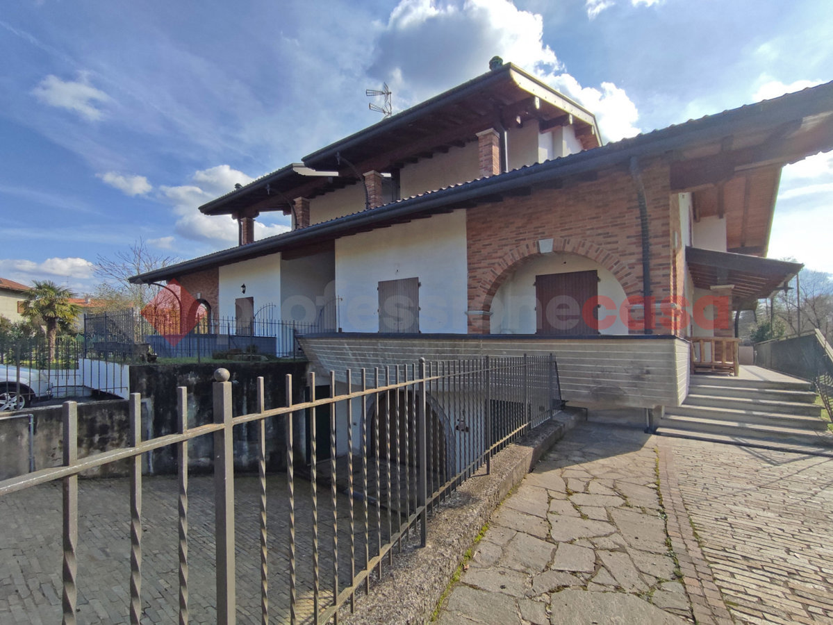 Foto 24 di 27 - Villa a schiera in vendita a Oleggio Castello
