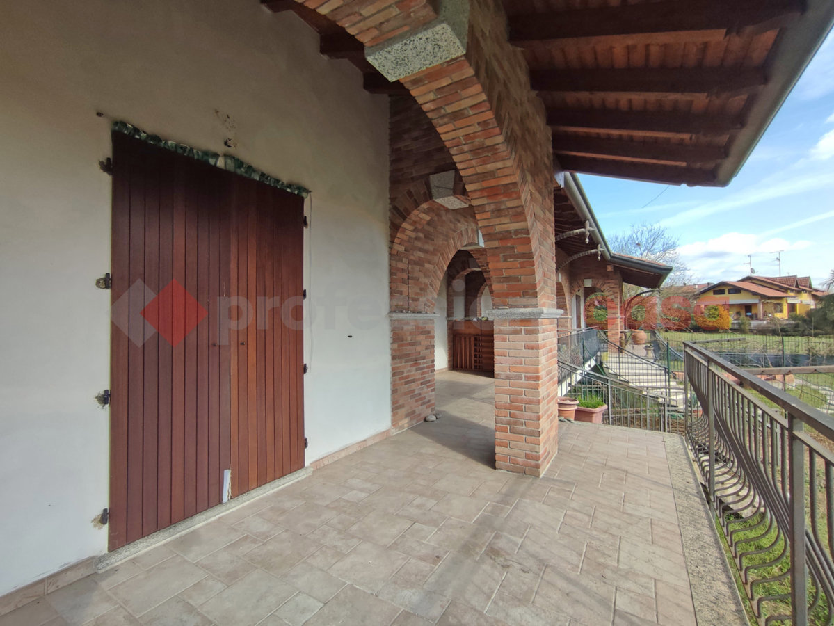 Foto 21 di 27 - Villa a schiera in vendita a Oleggio Castello