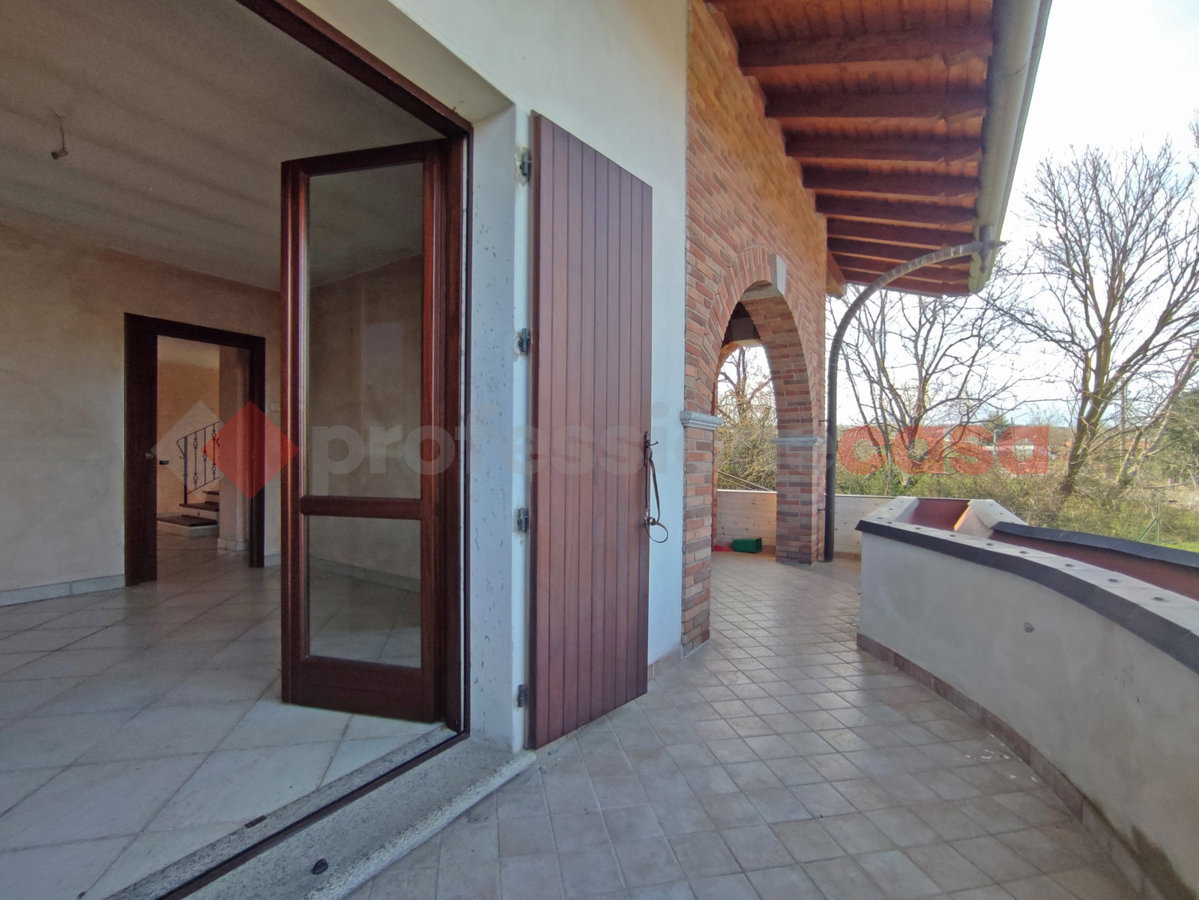 Foto 8 di 27 - Villa a schiera in vendita a Oleggio Castello