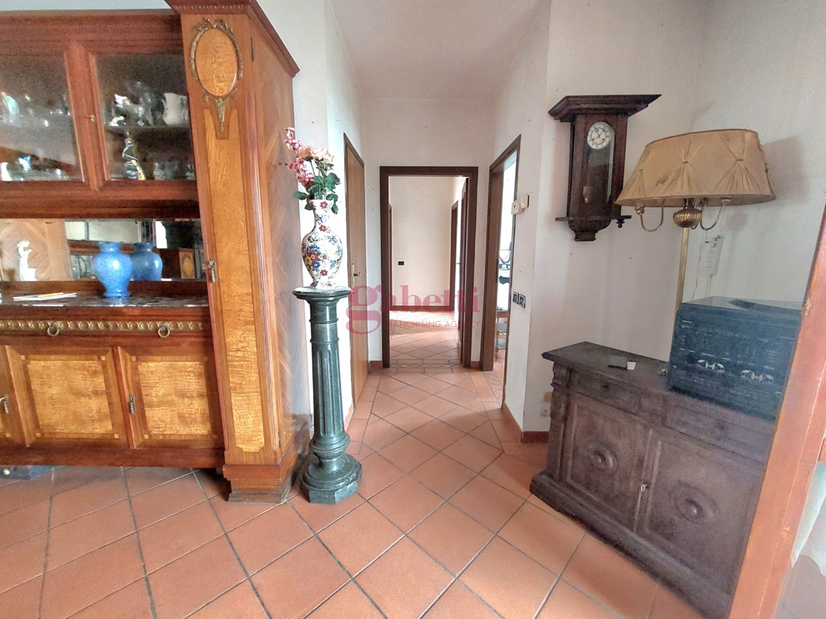 Foto 2 di 32 - Appartamento in vendita a Firenze
