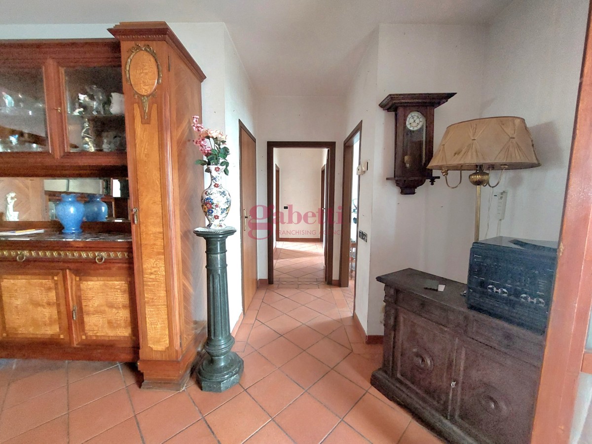 Foto 1 di 32 - Appartamento in vendita a Firenze
