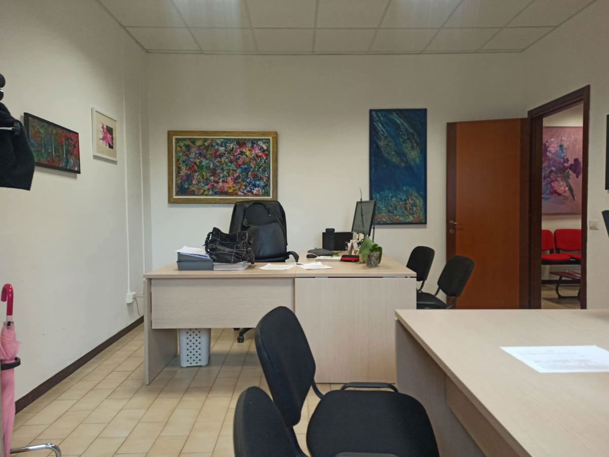 Foto 2 di 15 - Ufficio in affitto a Oristano