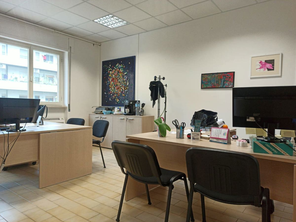 Foto 1 di 15 - Ufficio in affitto a Oristano