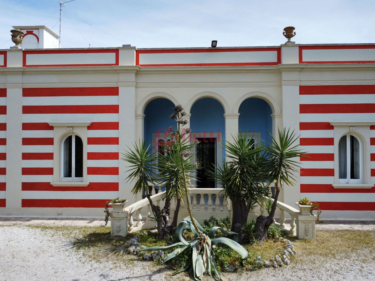 Foto 1 di 36 - Villa in vendita a Arnesano
