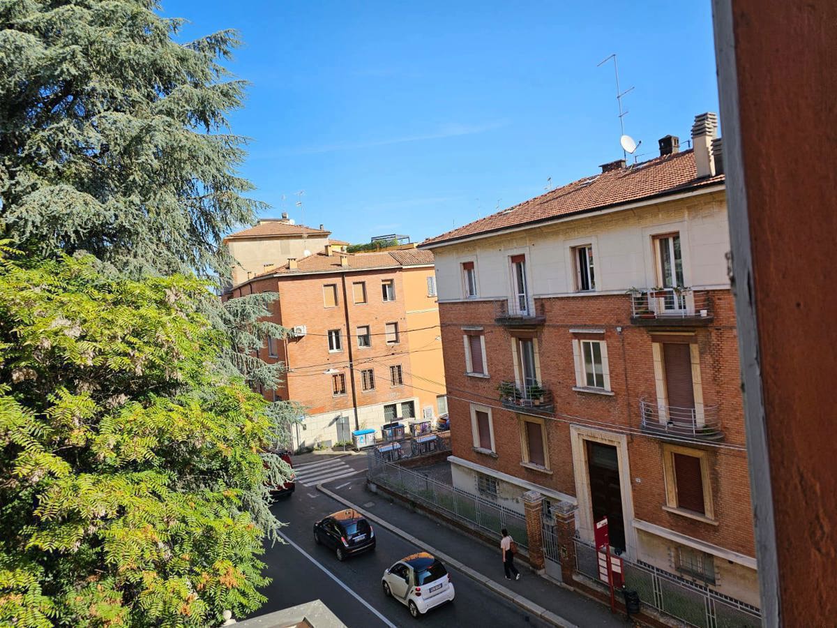 Foto 11 di 12 - Appartamento in vendita a Bologna