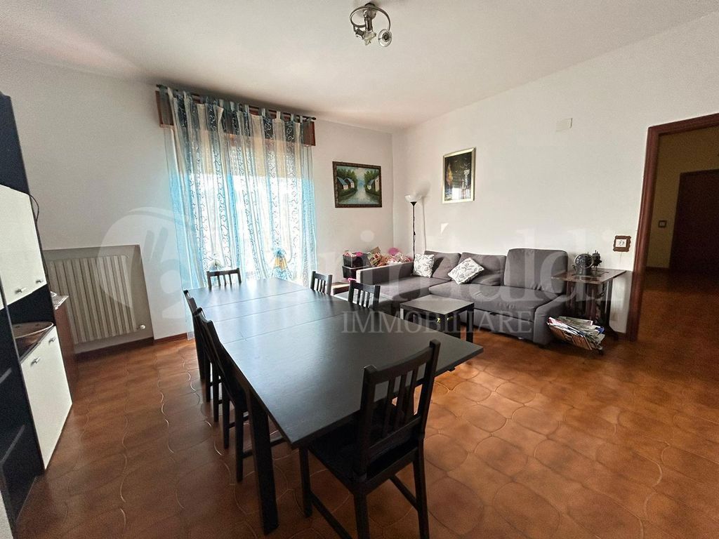 Foto 1 di 23 - Appartamento in vendita a Maiolati Spontini