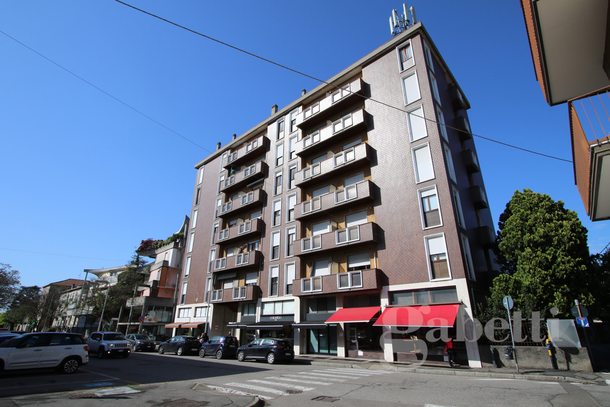 Foto 1 di 21 - Appartamento in vendita a Busto Arsizio