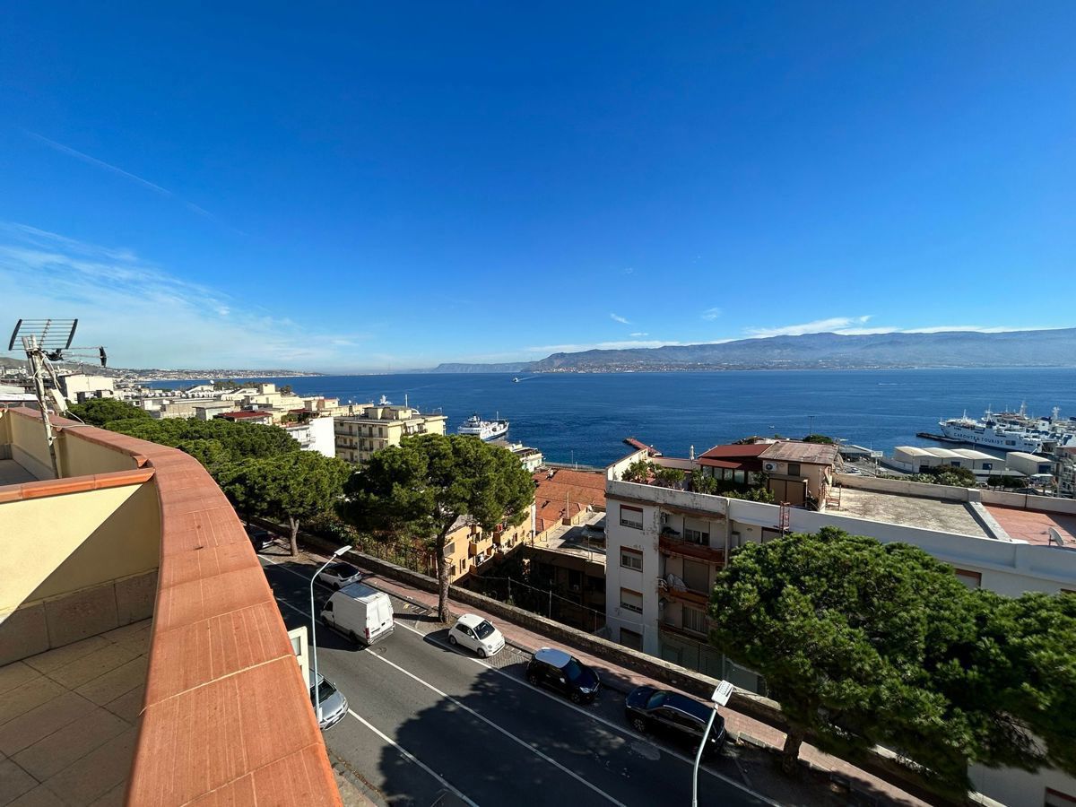 Foto 9 di 13 - Appartamento in affitto a Messina