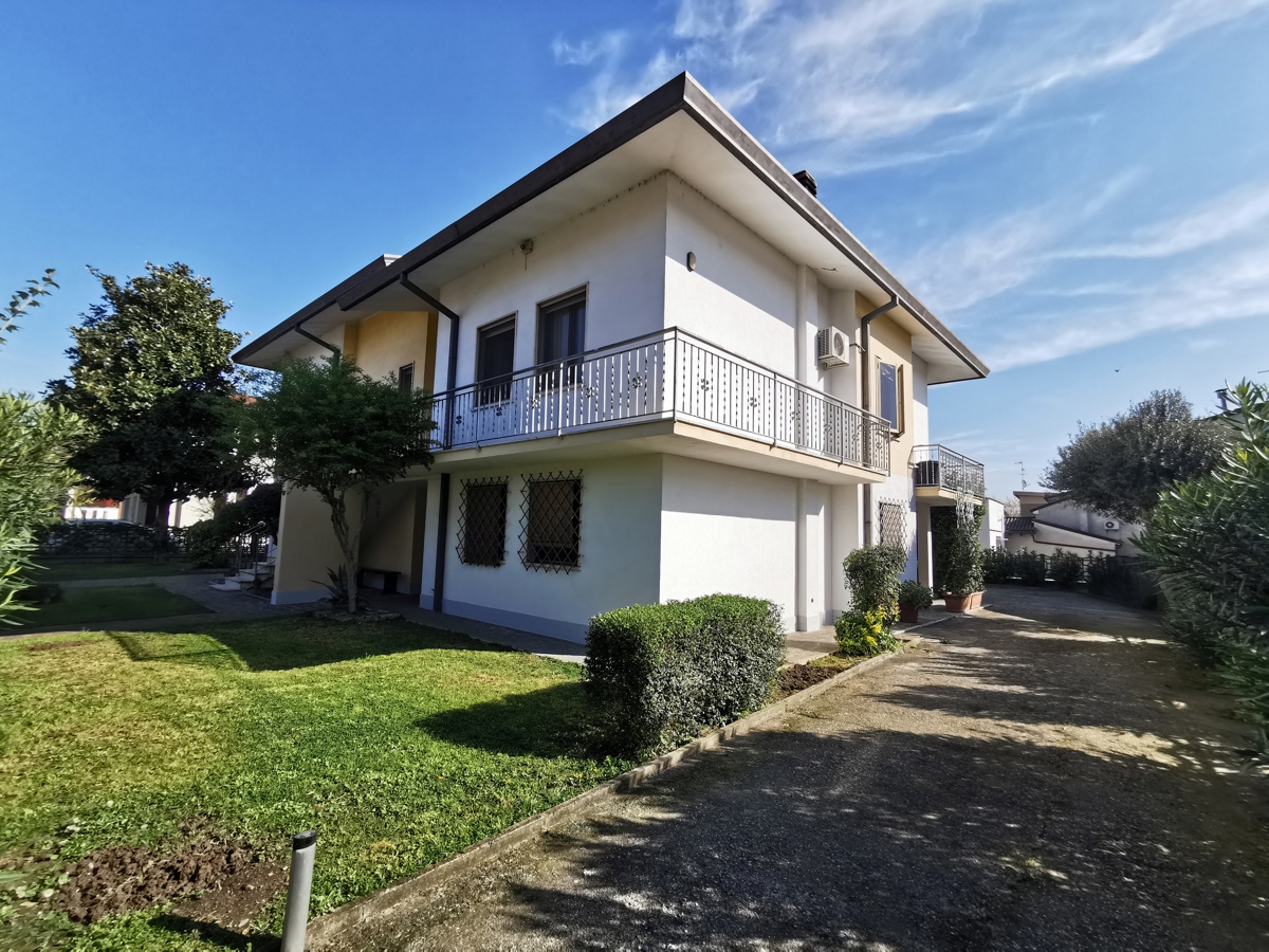Villa in vendita a Villimpenta (MN)