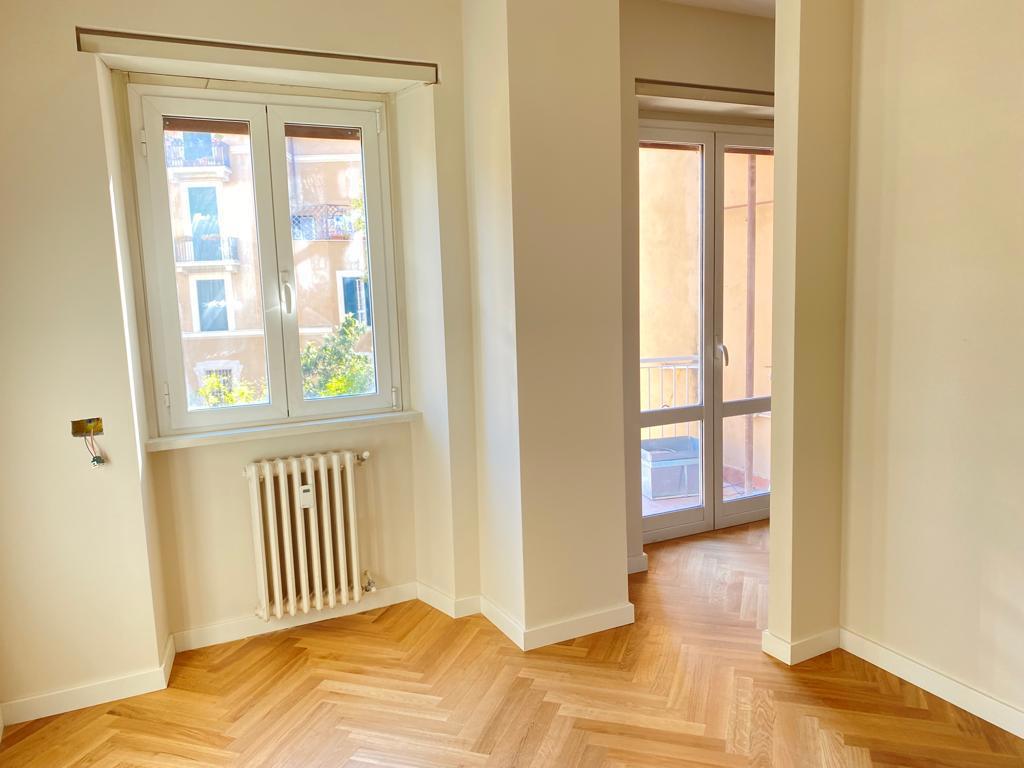 Foto 2 di 9 - Appartamento in vendita a Roma