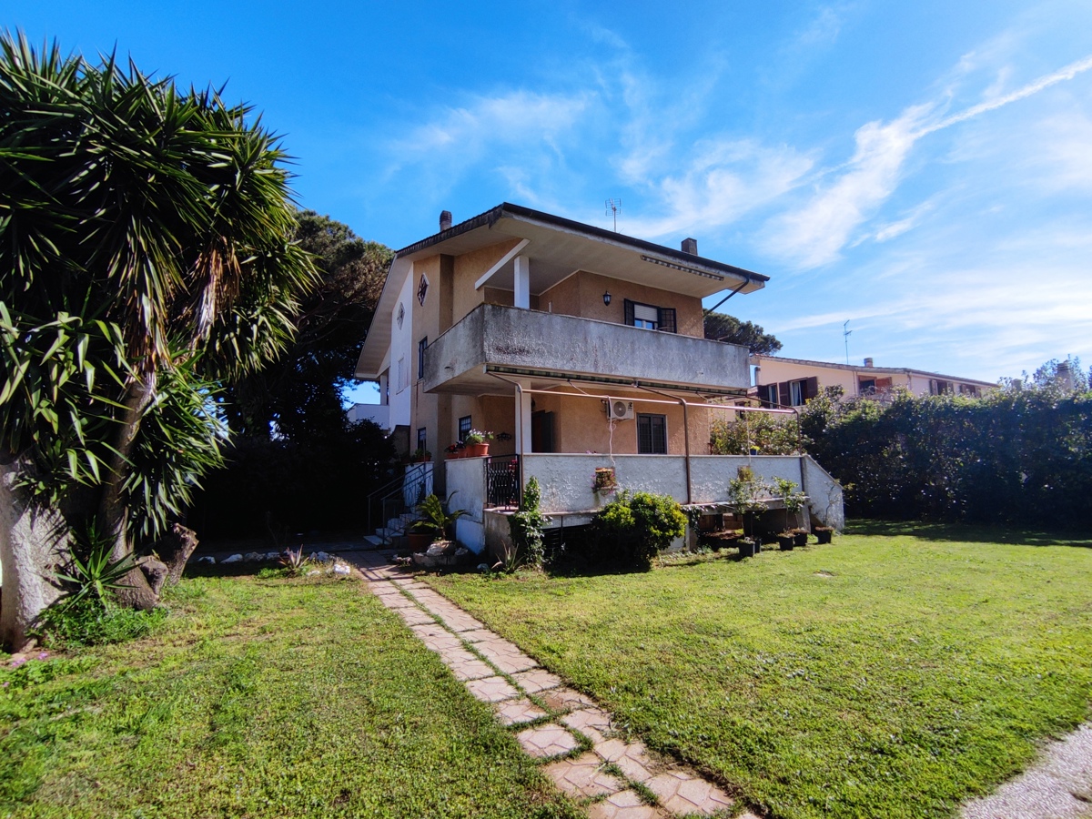 Foto 1 di 31 - Villa a schiera in vendita a Anzio