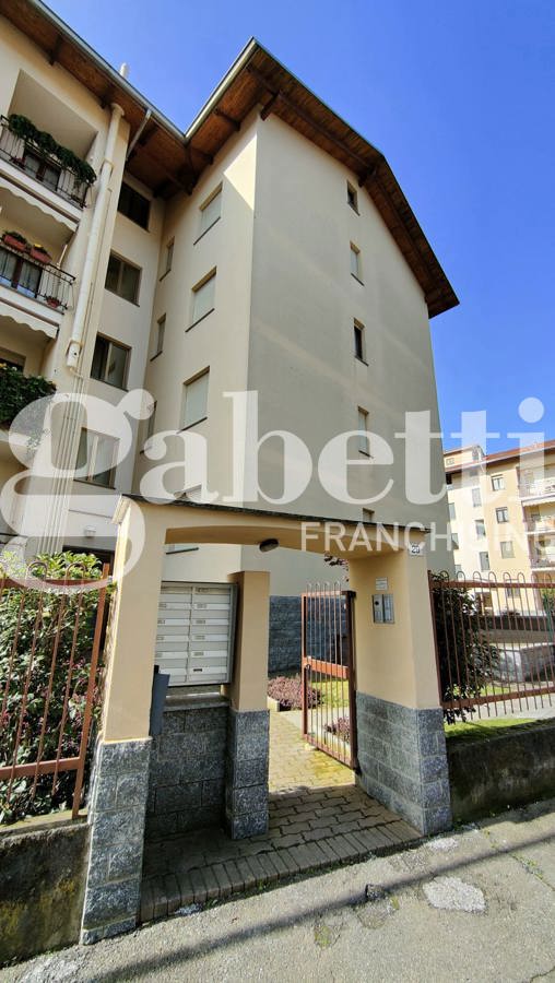 Foto 3 di 32 - Appartamento in vendita a Biella